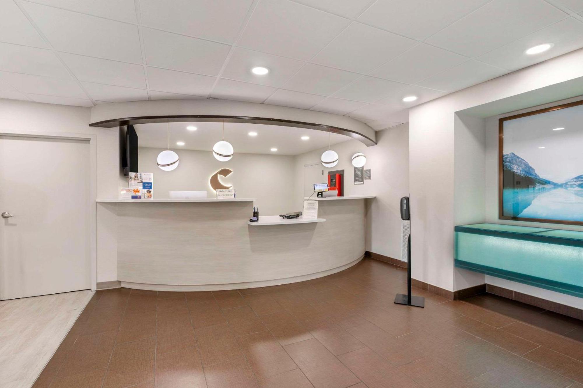 Comfort Inn & Suites Louisville Airport Fair & Expo Экстерьер фото