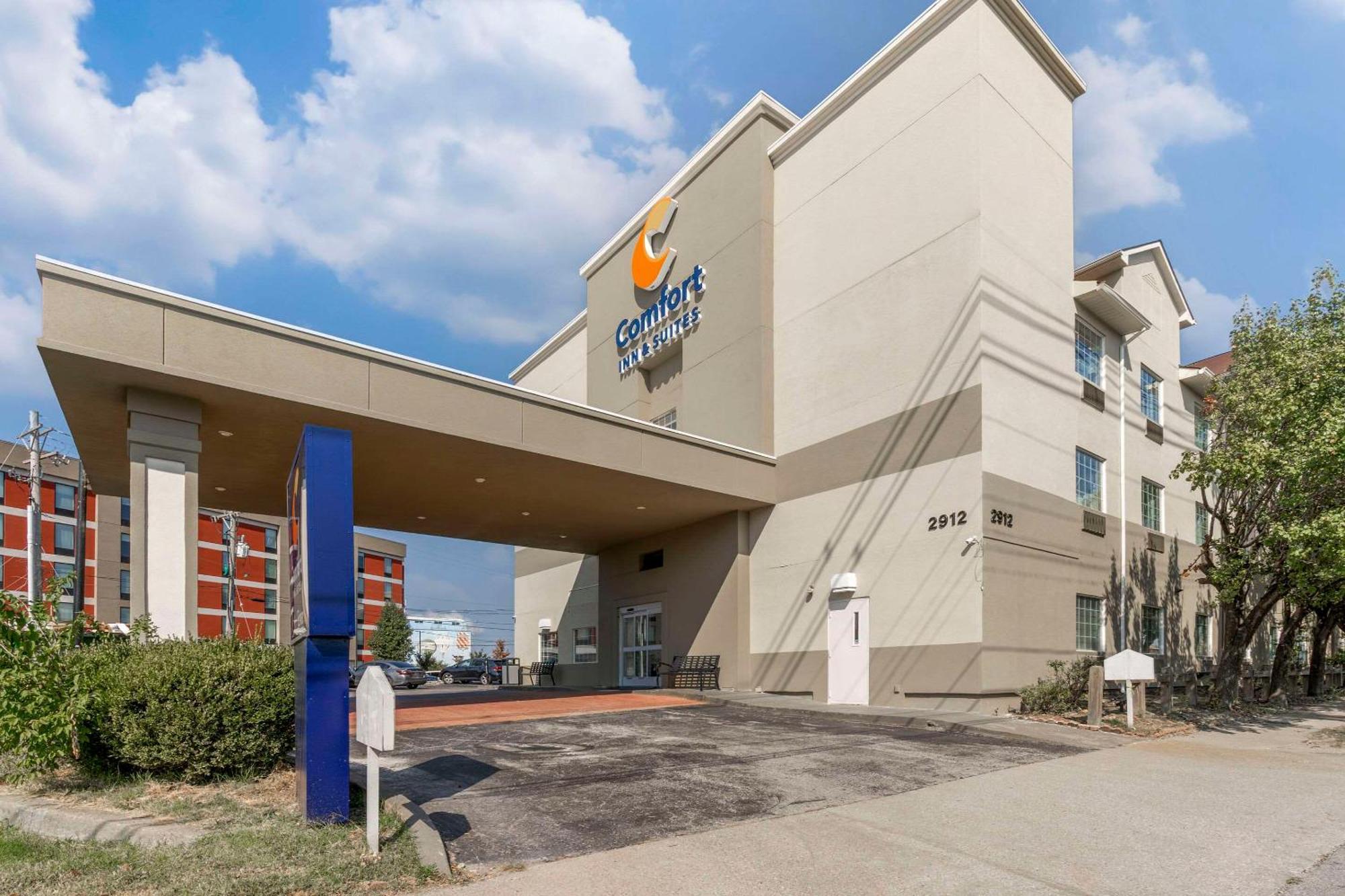 Comfort Inn & Suites Louisville Airport Fair & Expo Экстерьер фото